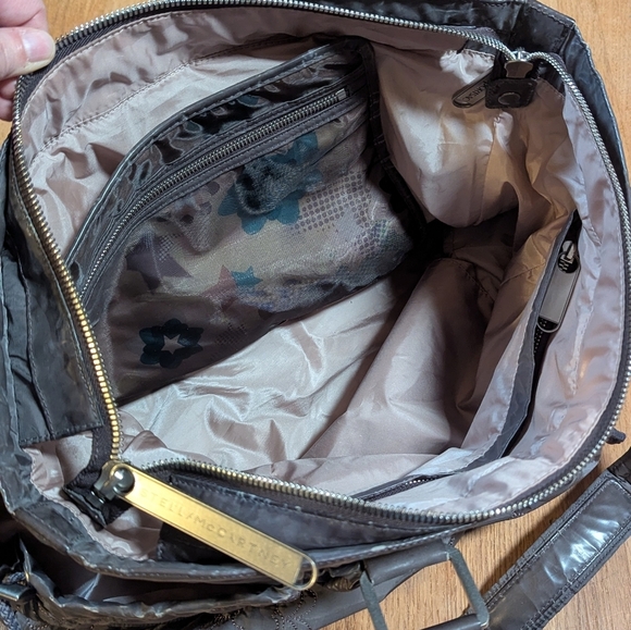 🌟 LeSportsac x Stella McCartney Quilted Nylon Carry All Bag w Matching Pouch 🌟 - Picture 7 of 11